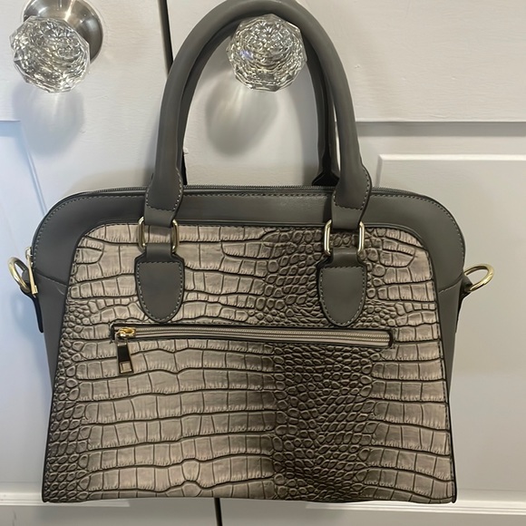 Isabelle | Vegan Handbag - Picture 5 of 9